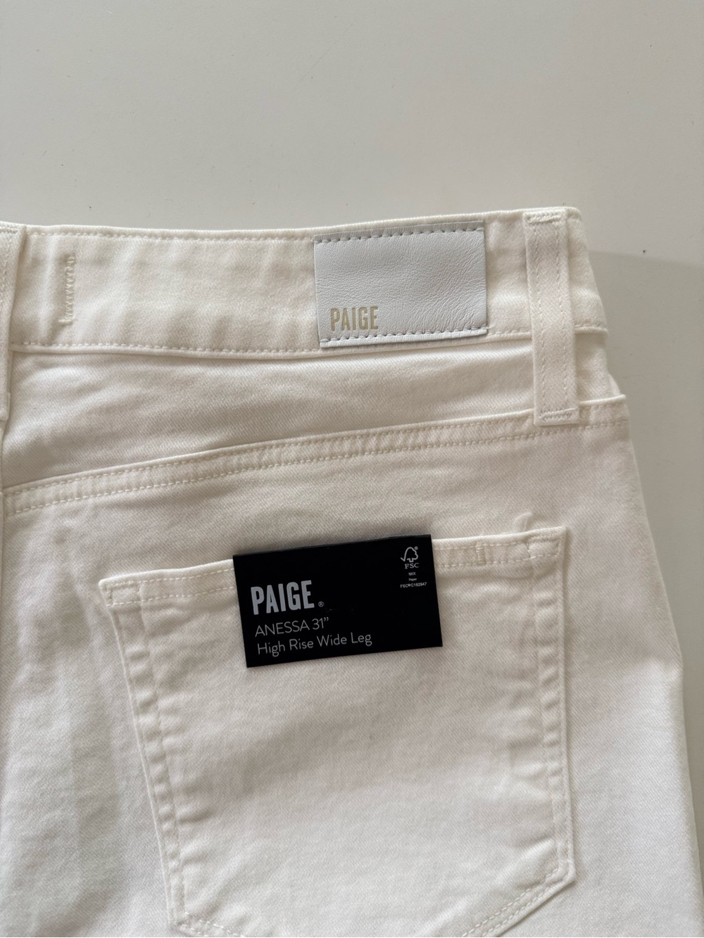 PAIGE NWT - White Wide-Leg Crop Jeans - Picture 3 of 4